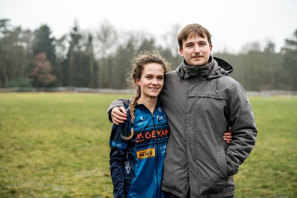 Jet Driesen, met partner Hendrik Vanden Berk: “Binnenkort gaan we samen als één duo aan estafettechallenges deelnemen.” 