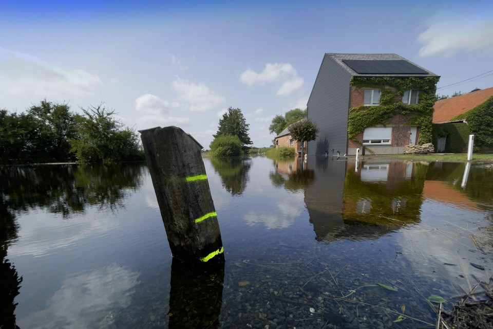 Extreme regenbuien veroorzaakten in de zomer van 2021 in Herk-de-Stad veel wateroverlast. Zoals hier in de Neerstraat in deelgemeente Schulen. 