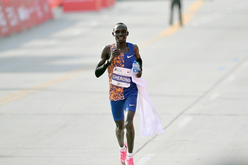 Marathontopper Lawrence Cherono, een van de vele Kenianen die dit jaar werd geschorst wegens doping. 