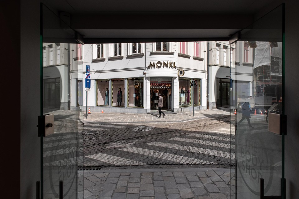 Mei 2020, een lege winkelstraat in Gent. Een beeld dat de regering-De Croo liever niet terugziet. 