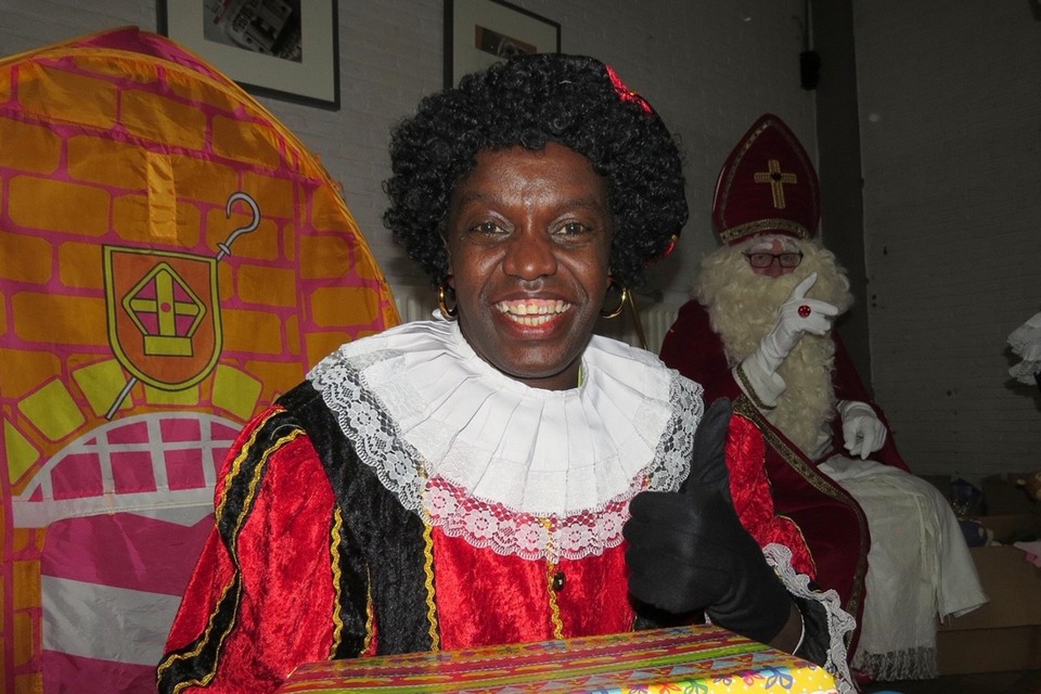 single Tot ziens verkoper Bilzenaar Karel is Congolees en al 25 jaar een 'echte' Zwarte Piet:  “Discussie is belachelijk” (Bilzen) | Het Belang van Limburg Mobile