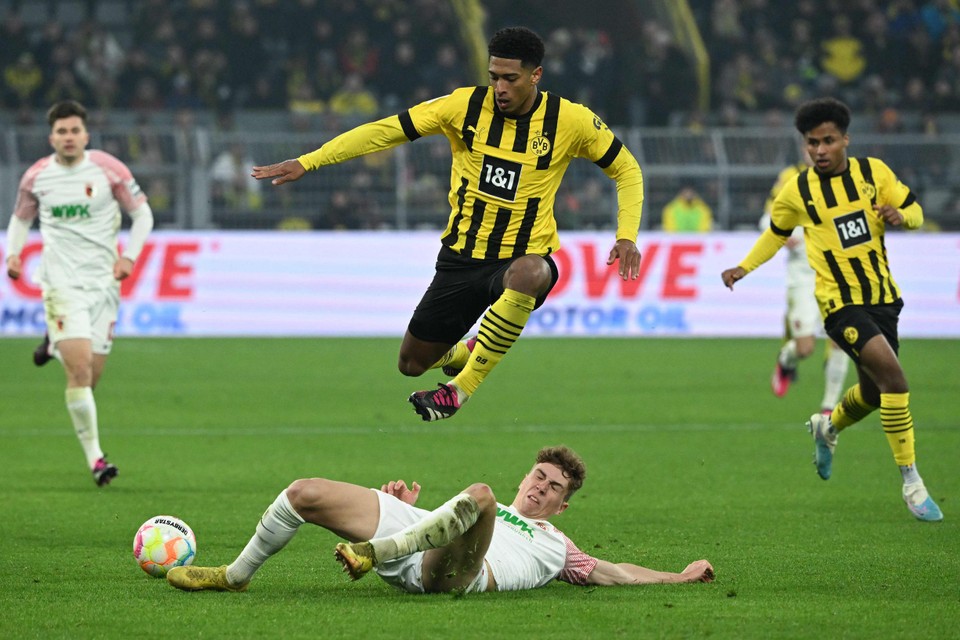Belgische tiener Arne Engels (ex-Club Brugge) debuteert voor Augsburg met  knappe assist tegen Dortmund | Het Belang van Limburg Mobile