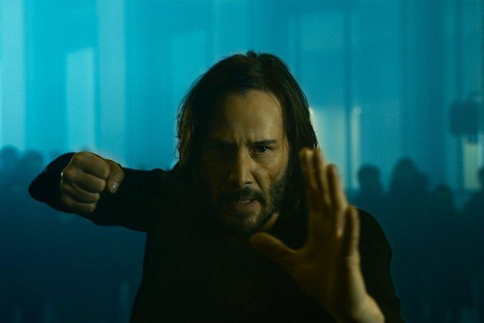 Thomas Anderson (Keanu Reeves) heeft geen weet meer van de Matrix in het vierde luik ‘The Matrix Resurrections’ van Lana Wachowski. 