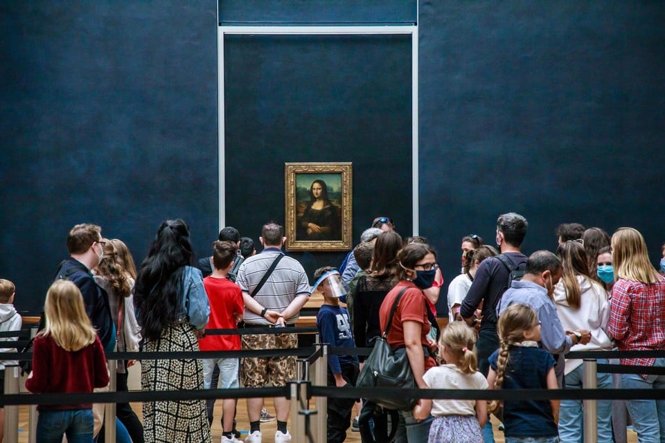 Een bezoek aan de Mona Lisa is voor veel liefhebbers en toeristen een teleurstelling.
