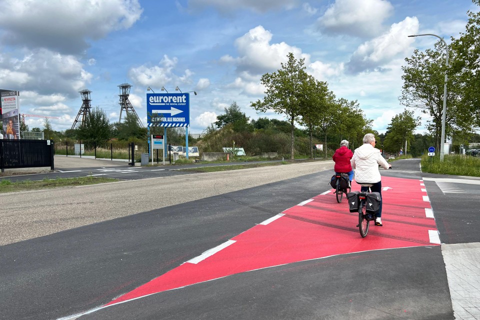 Het nieuwe fietspad verbindt het industriegebied Centrum-Zuid met de fietssnelweg F74.
