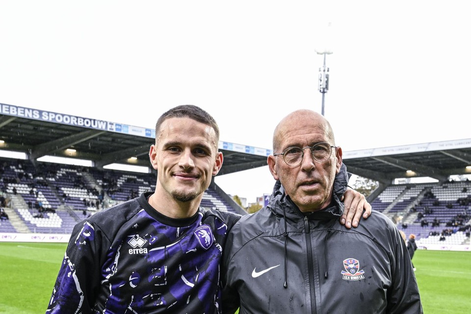 Thibaud met vader Dany, voor de match van Beerschot tegen Dender.