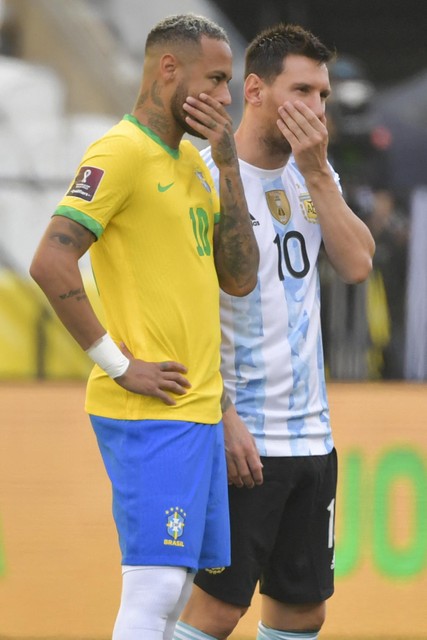 Ploegmaats Neymar en Messi kunnen het niet geloven 