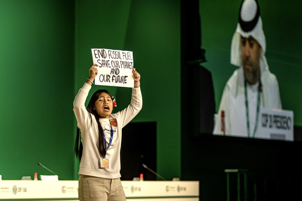Een 12-jarige klimaatactivist stormde maandag het podium op met een niet mis te verstane boodschap.
