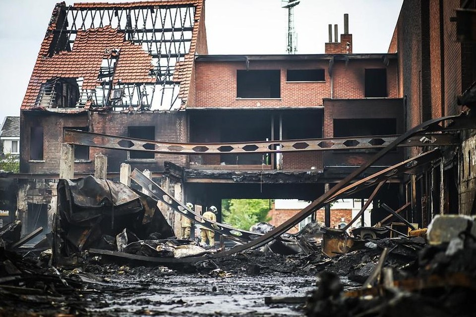 Het leegstaande gebouwencomplex in Beringen brandde op 11 augustus 2019 volledig uit. 