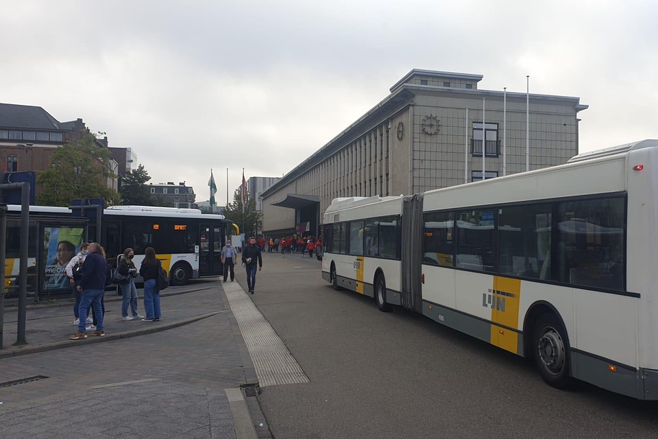 Feodaal dier Klassiek In Limburg rijdt 60 procent van de Lijn-bussen uit (Hasselt) | Het Belang  van Limburg Mobile