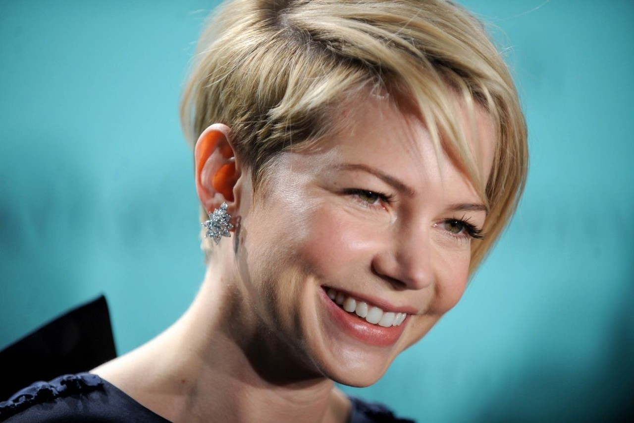 haircut idea  Michelle williams, Lv handtassen, Handtassen