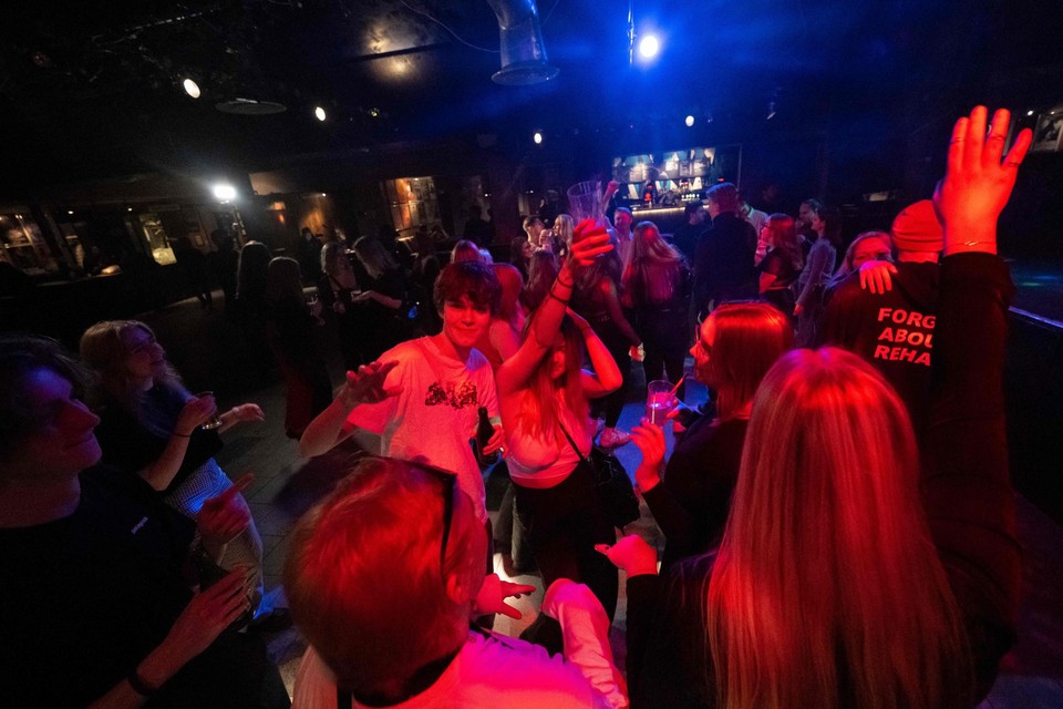 In heel wat Zweedse nachtclubs en discotheken is “het rijk der vrijheid” in de nacht van dinsdag op woensdag alvast uitbundig gevierd. 