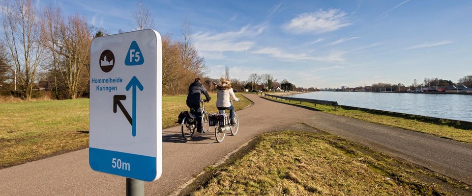 De fietssnelwegen in Vlaanderen krijgen een eenvormige bewegwijzering.