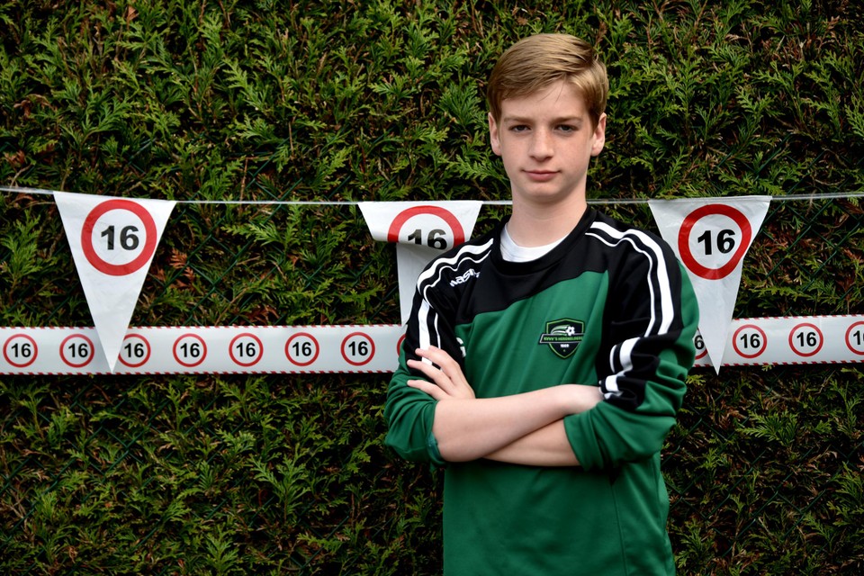 Robbe Gielen debuteerde daags na zijn zestiende verjaardag bij vierdeprovincialer ’s Herenelderen B. 