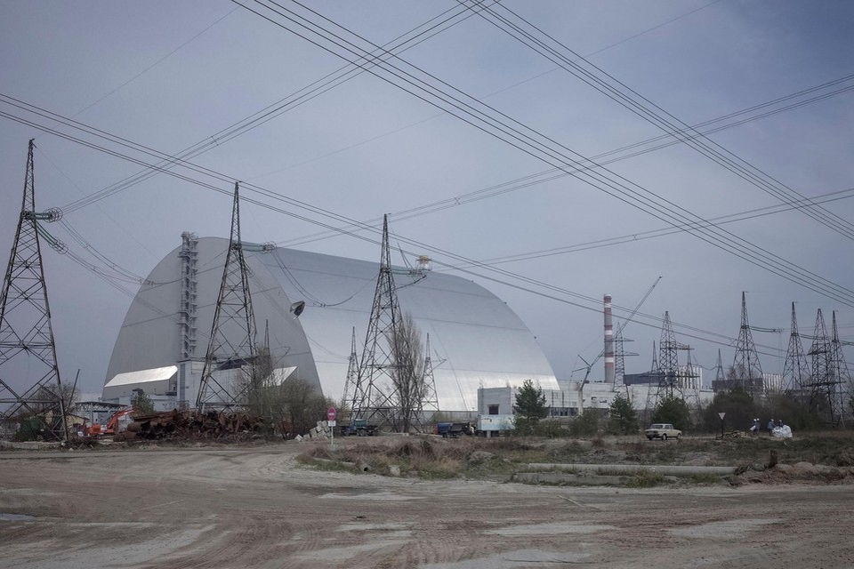 Een beschermende structuur op de Tsjernobylsite.  