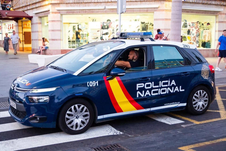 De Spaanse politie kon de man oppakken in het toeristische Playa de las Américas.