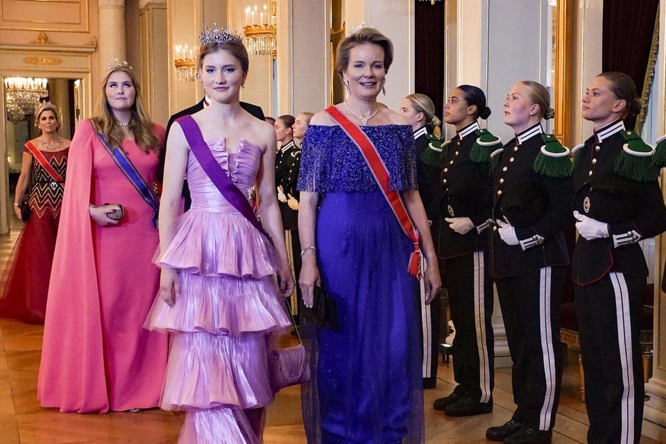 Prinses Elisabeth droeg in Oslo voor het eerst het (paarse) Grootlint van de Leopoldsorde. 