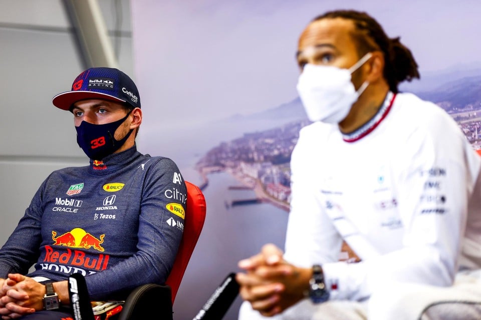Max Verstappen en Lewis Hamilton 