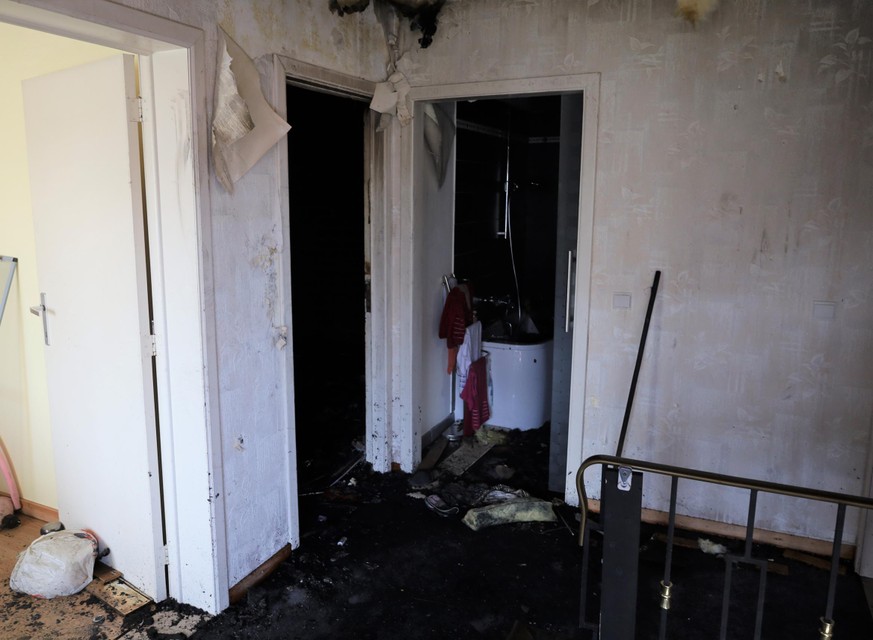 De brand brak uit op de bovenverdieping, vermoedelijk door een defecte boiler.