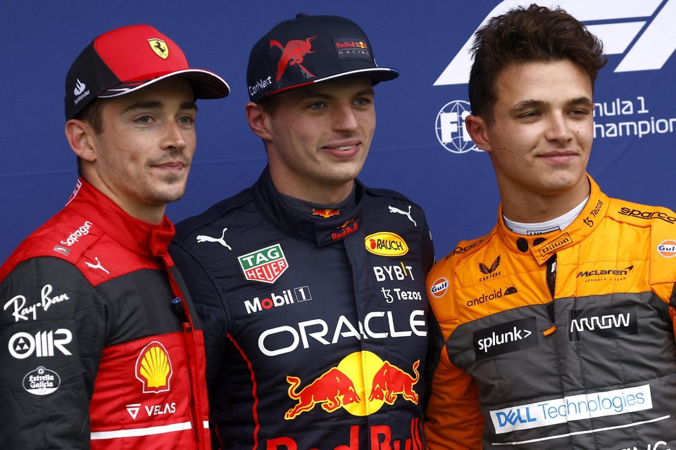 De top-drie voor de sprintrace van zaterdag: Verstappen voor Leclerc en Norris. 