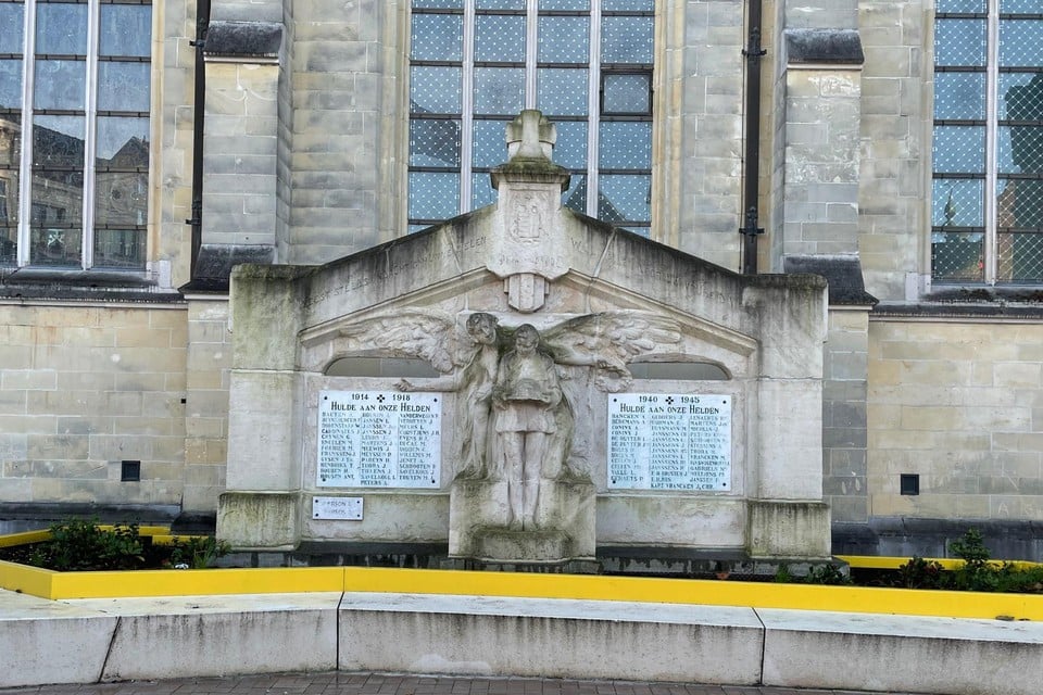 Het monument voor de gesneuvelden op het Vrijthof. 