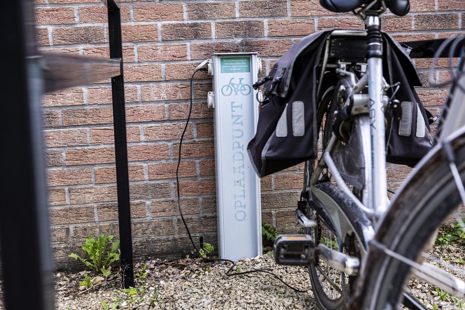 Hertogin Onderdrukken Oproepen Hoe lang gaat de batterij mee en wat als hij leeg is tijdens de rit? Eerste  hulp voor de elektrische fietser | Het Belang van Limburg Mobile