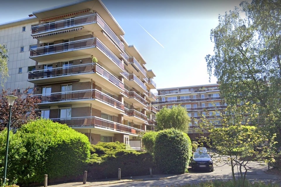 De moord werd gepleegd in een flatgebouw in Ukkel 