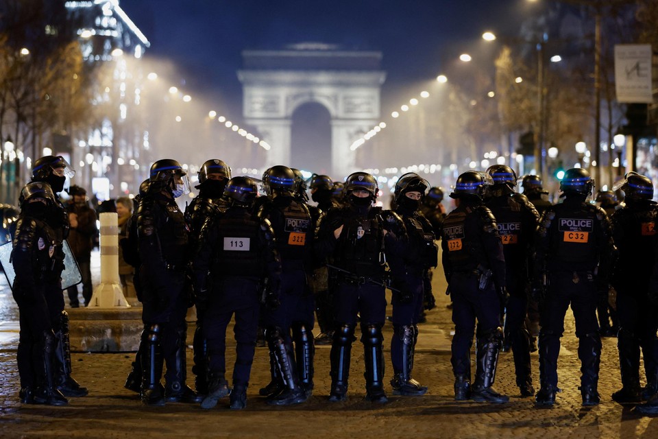 In Parijs stootten de actievoerders op een 7.000 agenten sterke politiemacht.  