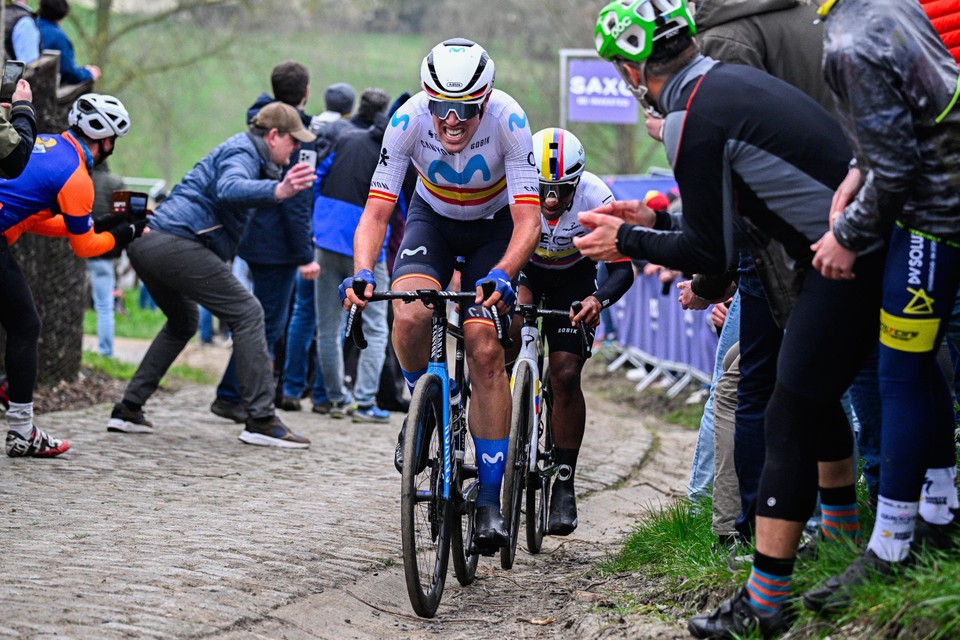 Oier Lazkano vorige week vrijdag op de Paterberg in het gootje. Dat kan in de Ronde van Vlaanderen wel niet.