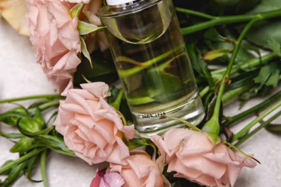 <P>Parfum Pink Iris - Abel - 118 euro (50 ml)</P>