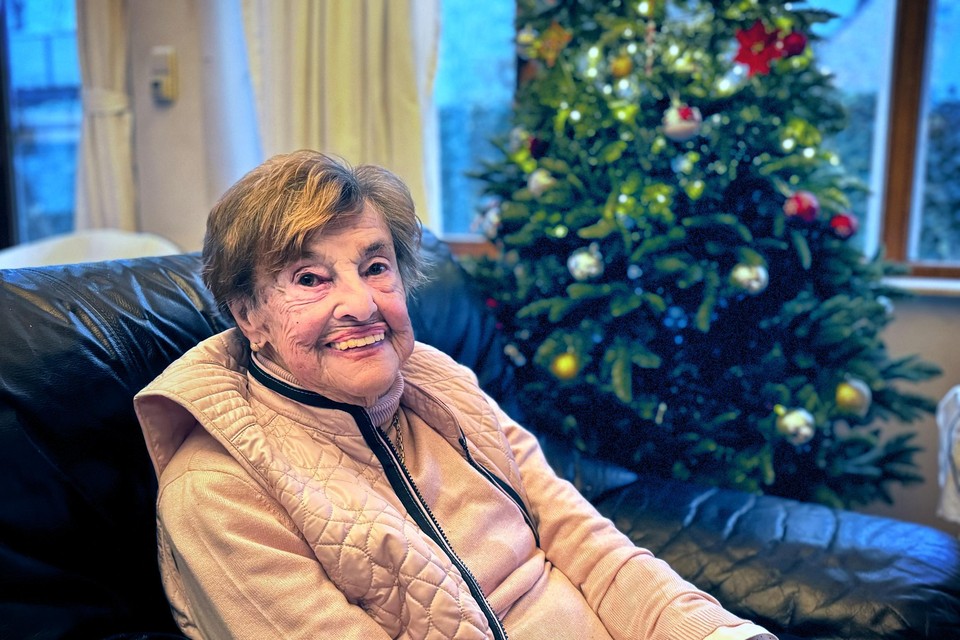 Julie Standaert blijft, ook als ze 100 is, sociaal geëngageerd: “In plaats van cadeaus te krijgen, heb ik gevraagd om het bedrag te schenken aan het ziekenhuis van Reginald Moreels in Noord-Congo.”