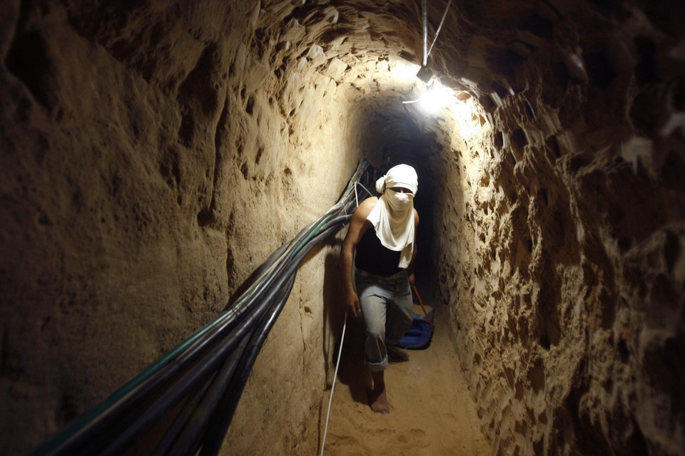 Een van de oude tunnels tussen de Gazastrook en Egypte in 2009.