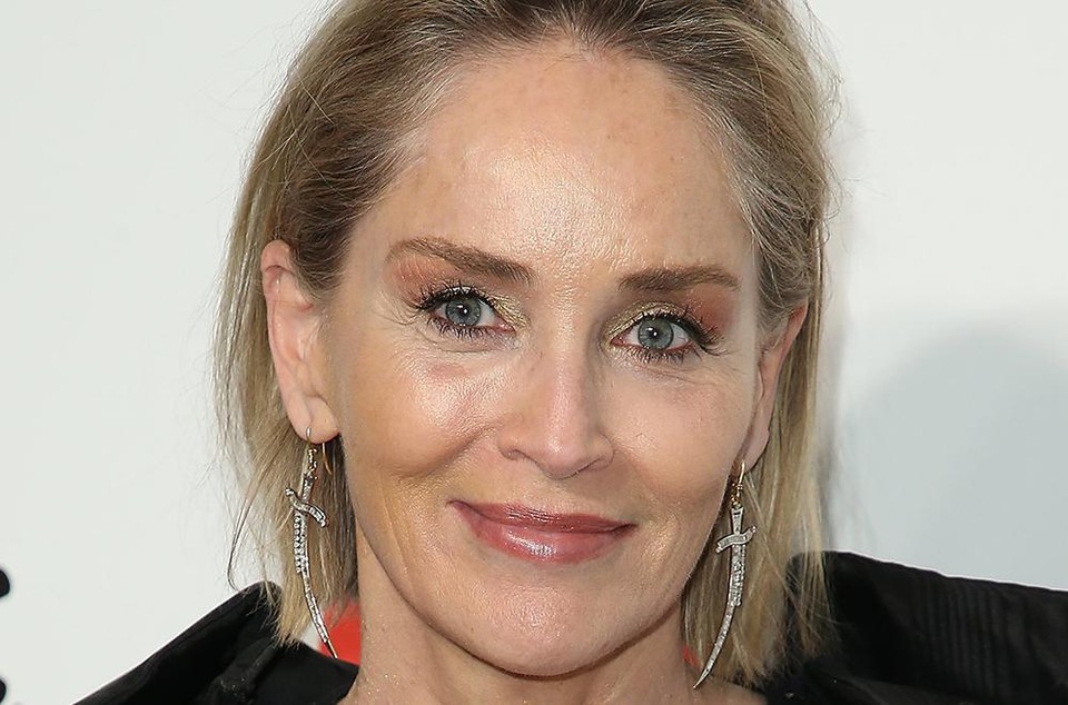 Sharon Stone doet een boekje open over seksuele misstanden op vroegere filmsets.. 