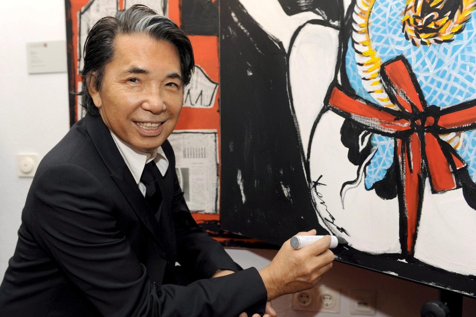Kenzo Takada in 2008 bij de vernissage van een expo met zijn schilderkunst. 