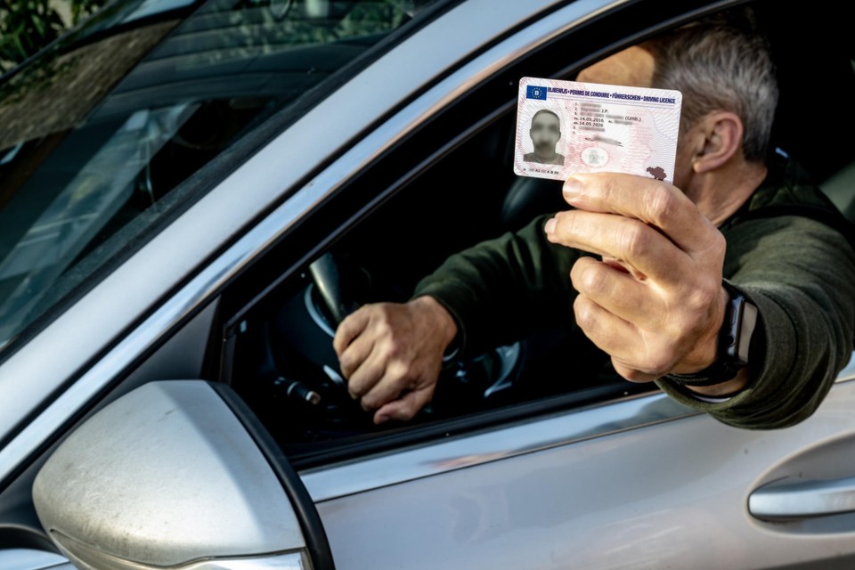De meeste chauffeurs weten niet dat hun rijbewijs dit jaar vervalt. 
