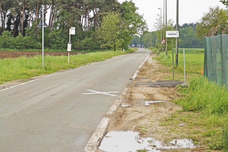 De Zandstraat wordt gedeeltelijk heringericht met vrijliggende fietspaden.