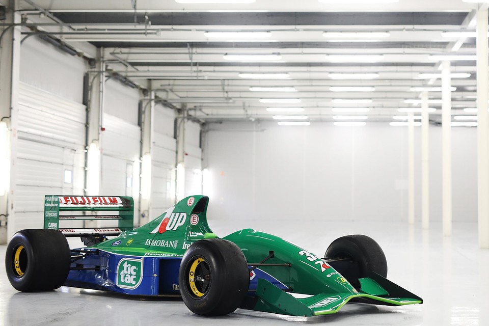 De F1-bolide waarmee Michael Schumacher in de Formule 1 debuteerde