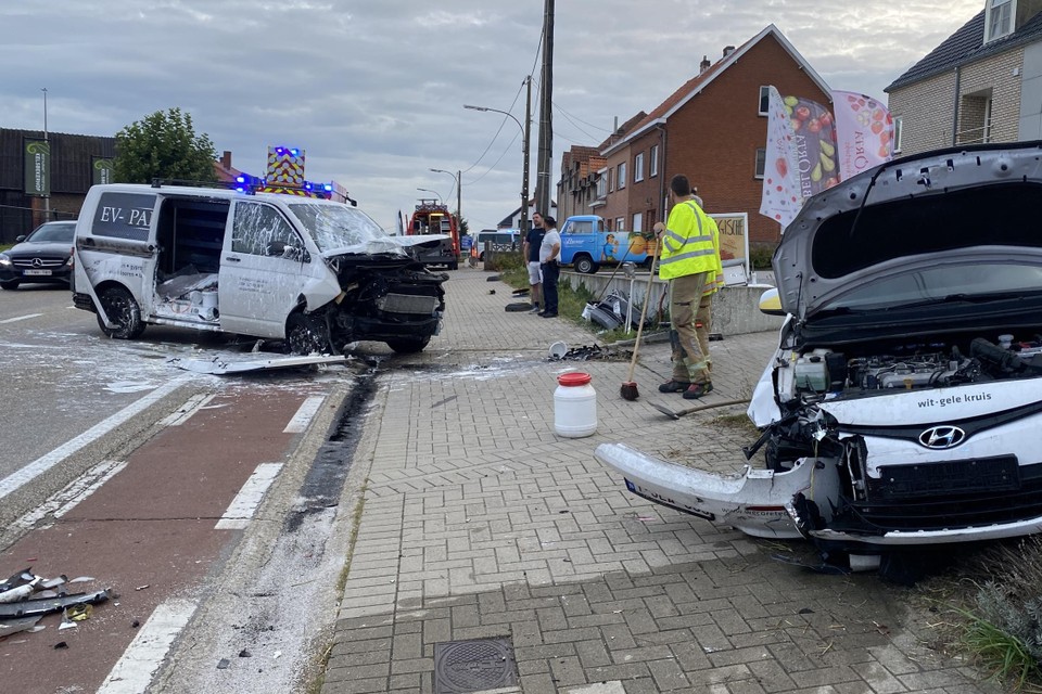 Bij dit ongeval op de Diestersteenweg in september 2021 vielen twee gewonden. 