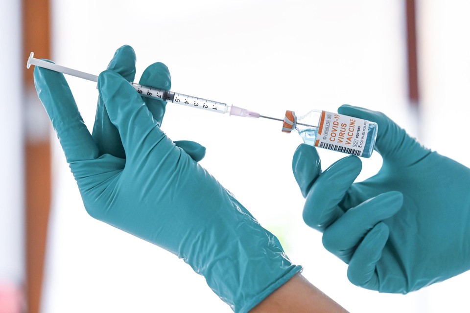 De vergunning is de eerste stap in het op de markt brengen van het vaccin.  