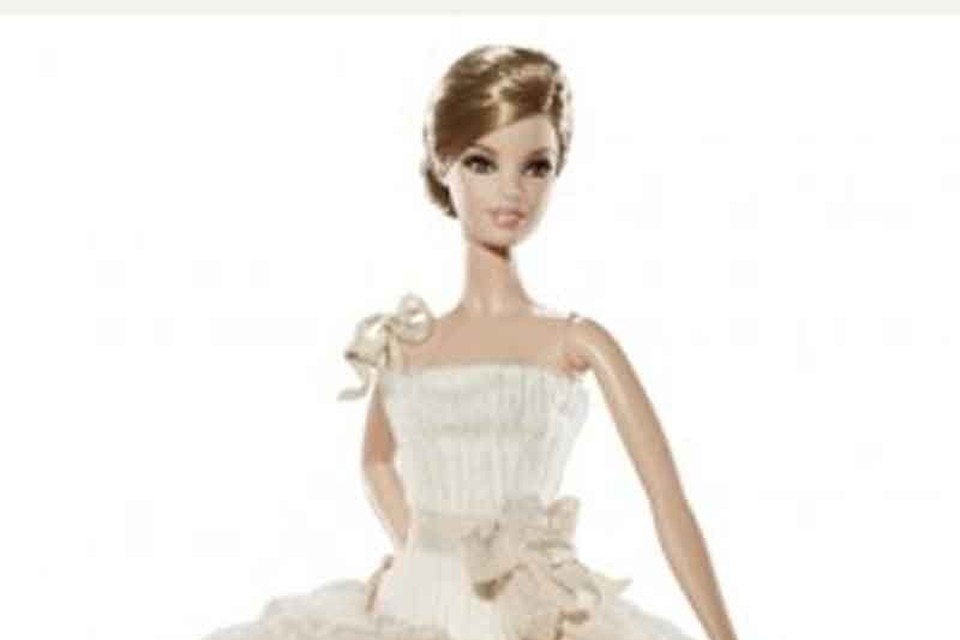 Beweegt niet Maak plaats Langwerpig Vera Wang ontwerpt trouwjurk voor... Barbie | Het Belang van Limburg Mobile