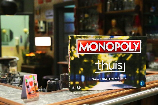 beheerder klok vriendschap Thuis' komt met eigen Monopoly-spel: van Bar Madam tot het advocatenkantoor  van Boowie | Het Belang van Limburg Mobile