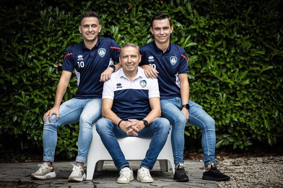 Alain Hermans met zonen Jordy en Gilles: “Ik heb de transfer van Jordy met de club besproken.”