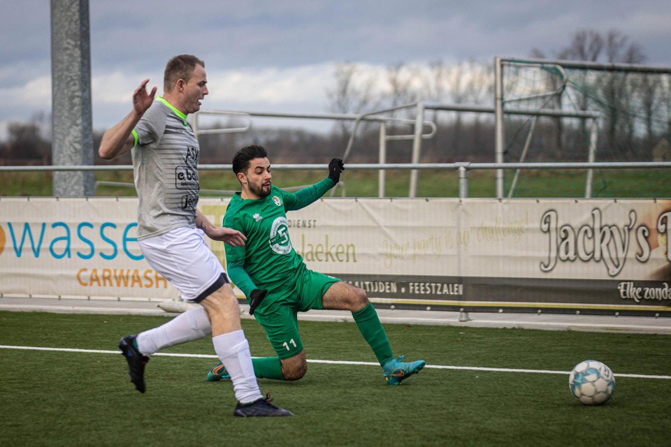 Houthalen VV (groen) won in 3C de topper tegen Stokkem. 
