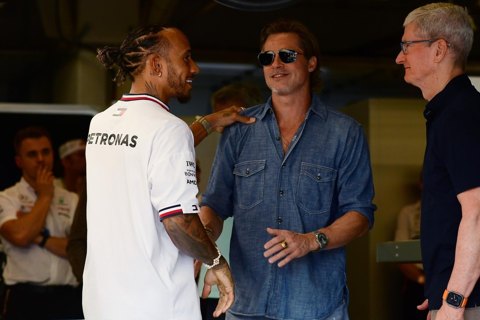 Brad Pitt met Lewis Hamilton.