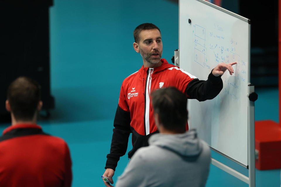 Coach Fulvio Bertini maakte een turbulente voorbereiding mee. 