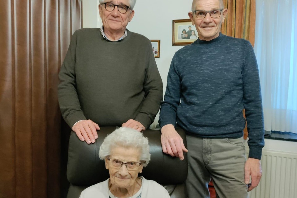 Lene met haar zonen Gerard (72) en Rik (68). 