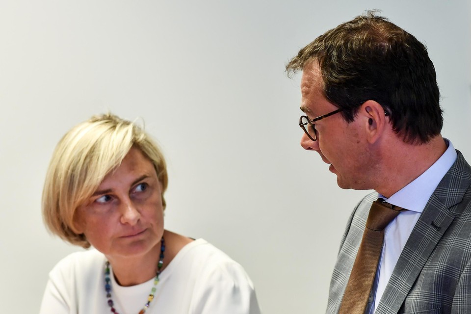 Eigenlijk heeft Vlaams viceminister-president Hilde Crevits de sleutel in handen die zal bepalen welke Limburgse cd&amp;v’er Wouter Beke zal opvolgen als  Vlaams minister van Welzijn wordt.   