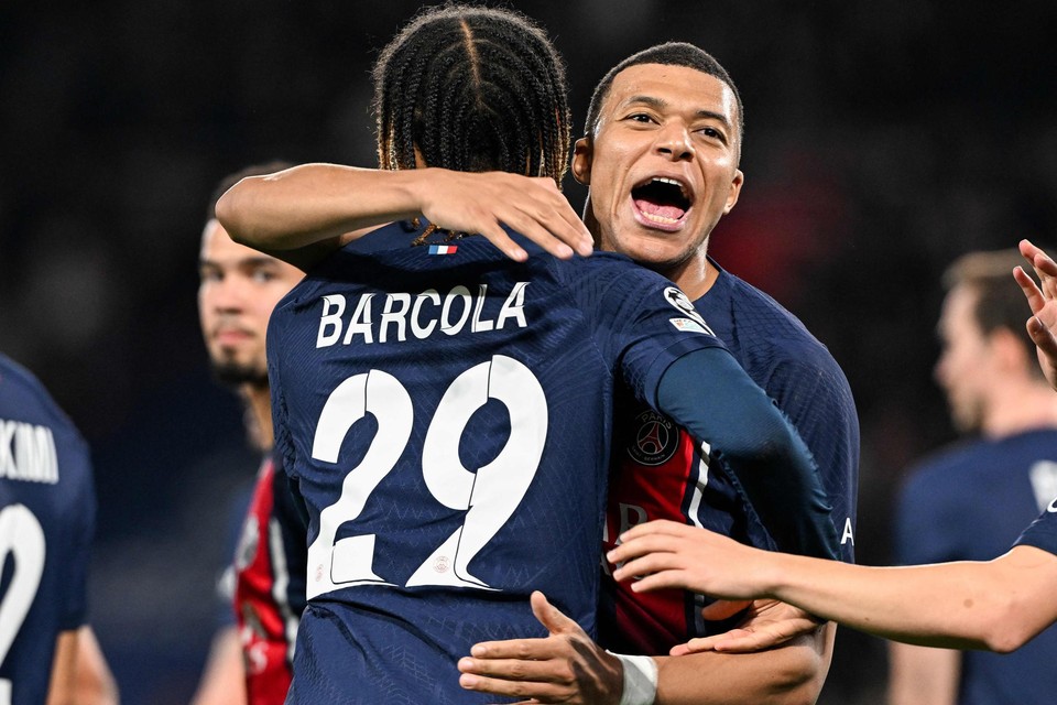 Vreugde bij de Parijse doelpuntenmakers Barcola en Mbappé.