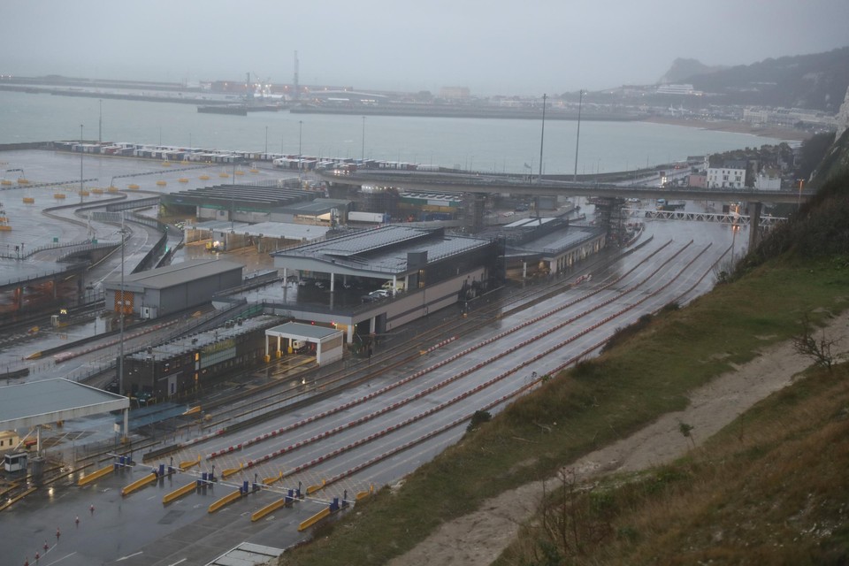 Ook de dokken in Dover zijn gesloten nadat Frankrijk alle reizen uit het Verenigd koninkrijk verbiedt. 