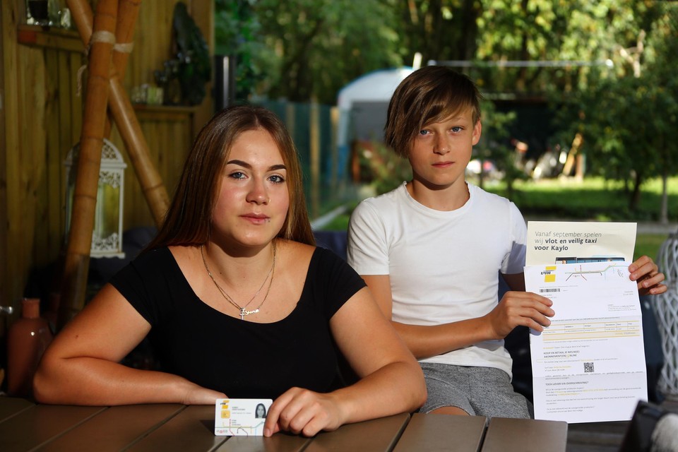 ”De busabonnementen van mijn dochter en zoon hebben elk 172 euro gekost voor een schooljaar”, klaagt Heidi Storms uit As aan. “Maar de laatste drie maanden hebben ze die niet kunnen gebruiken.” 
